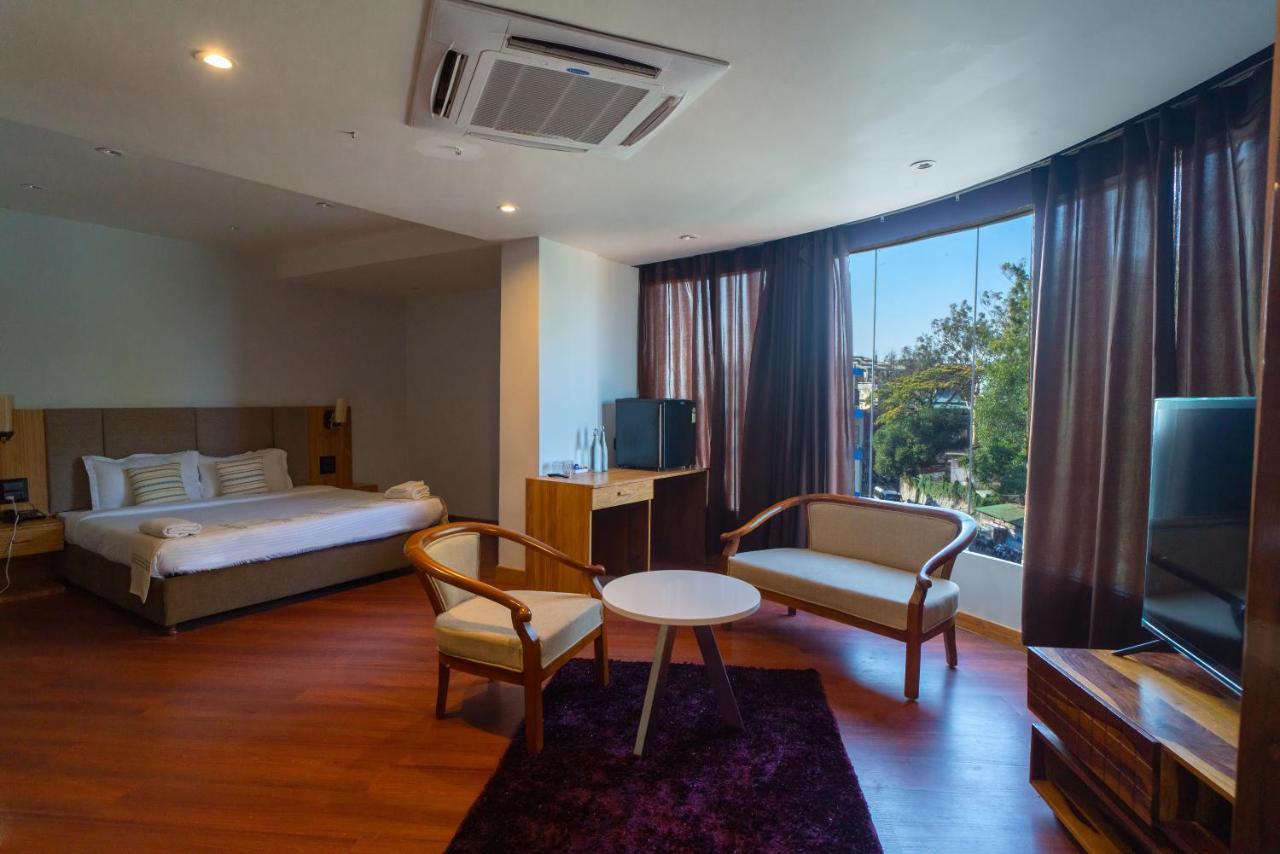 Emerald Hotel Aizawl Exterior photo
